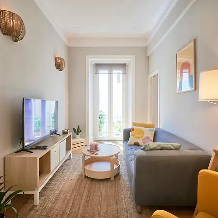 Apartment Design For Big Groups 4bed/3bath Lisbon